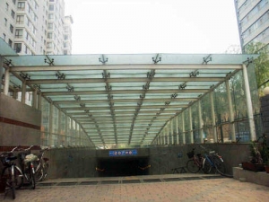 車(chē)庫(kù)雨棚哪家好