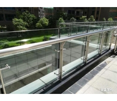 銅川不銹鋼護(hù)欄的保養(yǎng)方法