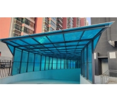 泰鑫鋼構(gòu)—鑄就精品陽(yáng)光板鋼構(gòu)雨棚工程！